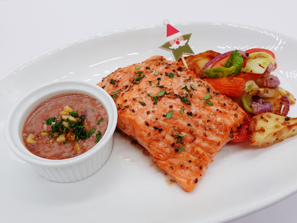Salmon Fillet with Roasted Sesame Cranberry Sauce