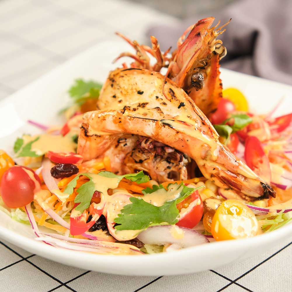 Giant Sea Tiger Prawn Garden Salad with Creamy Spices Dressing